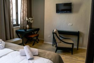 Leonis Rooms