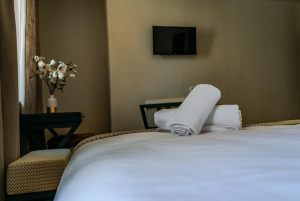 Leonis Rooms