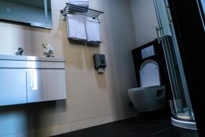 Leonis Rooms