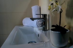 Leonis Rooms