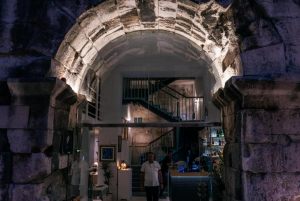 Leonis Rooms